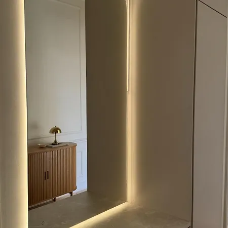 Scandinavian And Trendy In The Heart Of Τούρκου
